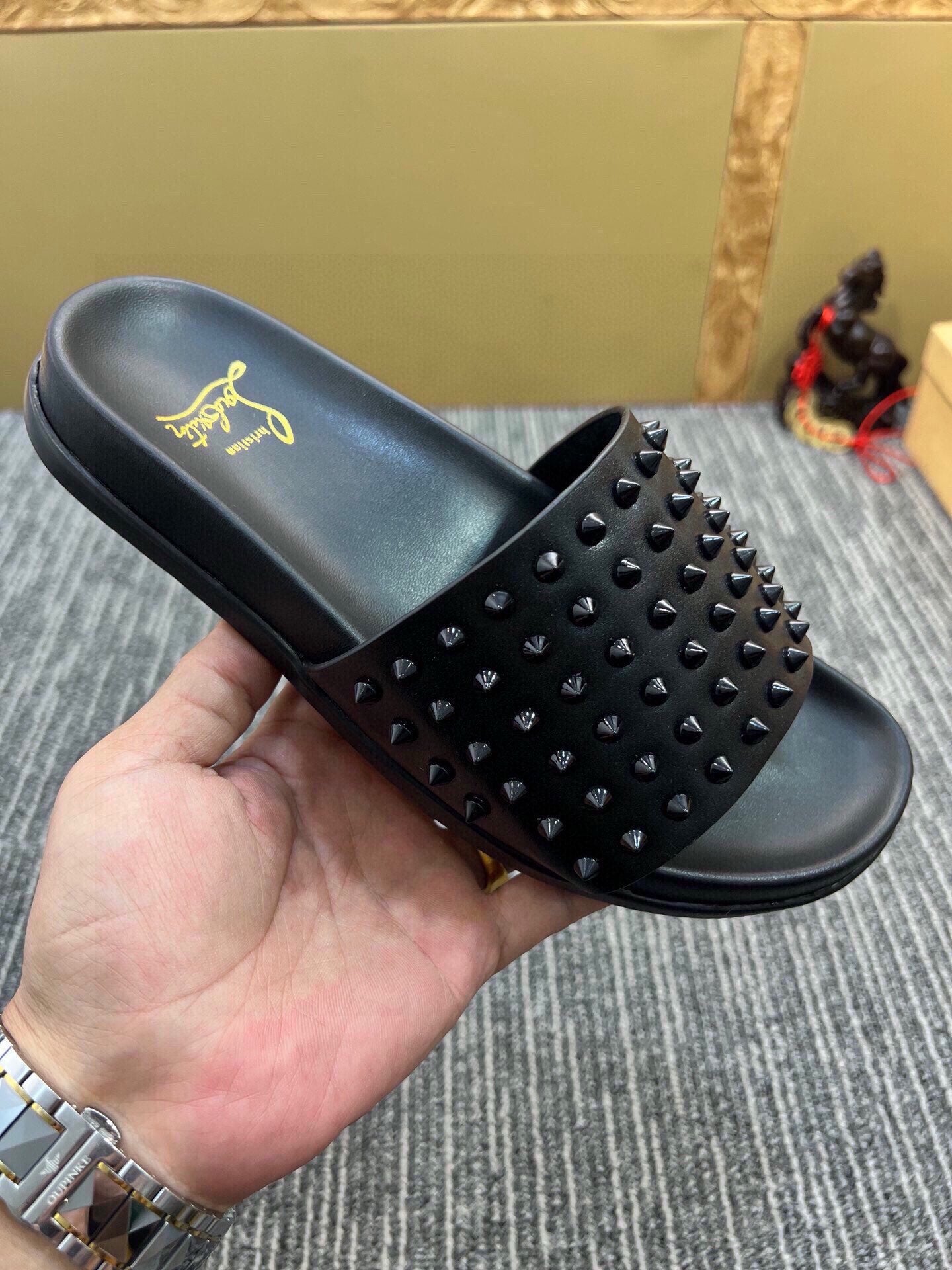 54A126ZDE Stylish slippers