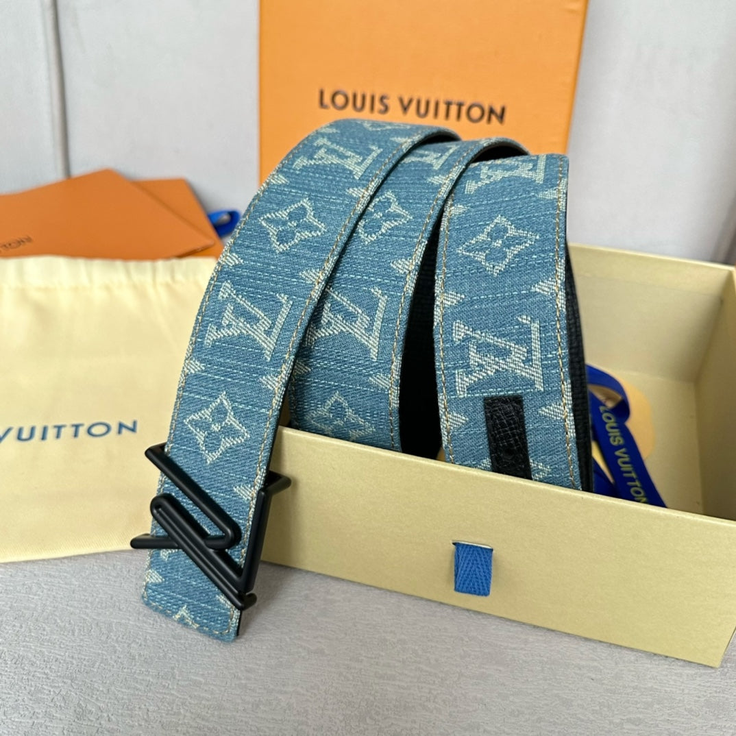 14E4PDE Stylish  High quality belt With full package