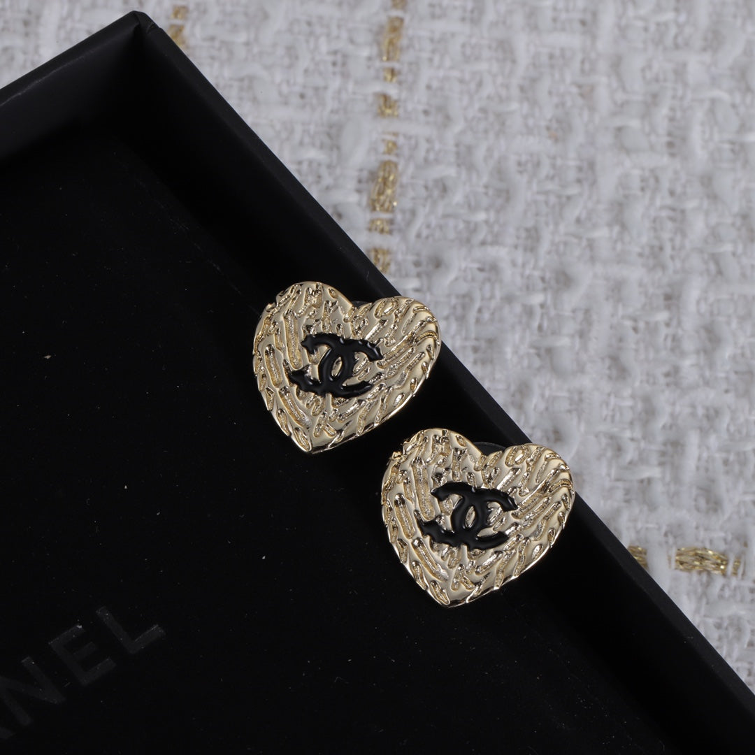 14C11EDE Stylish Earrings
