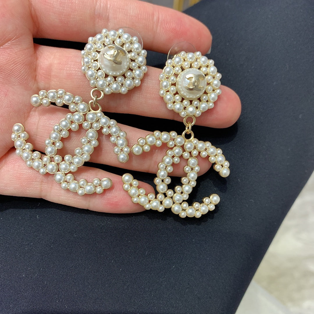 14C18EDE Stylish Earrings