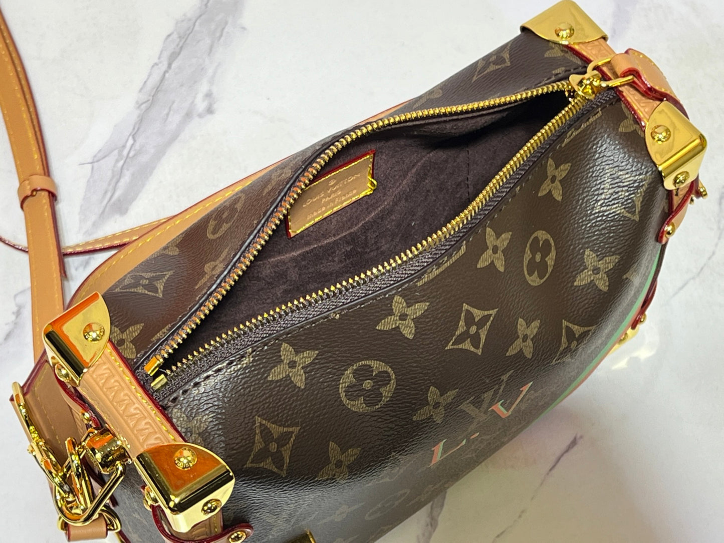 155NE19BDE Stylish leather bag