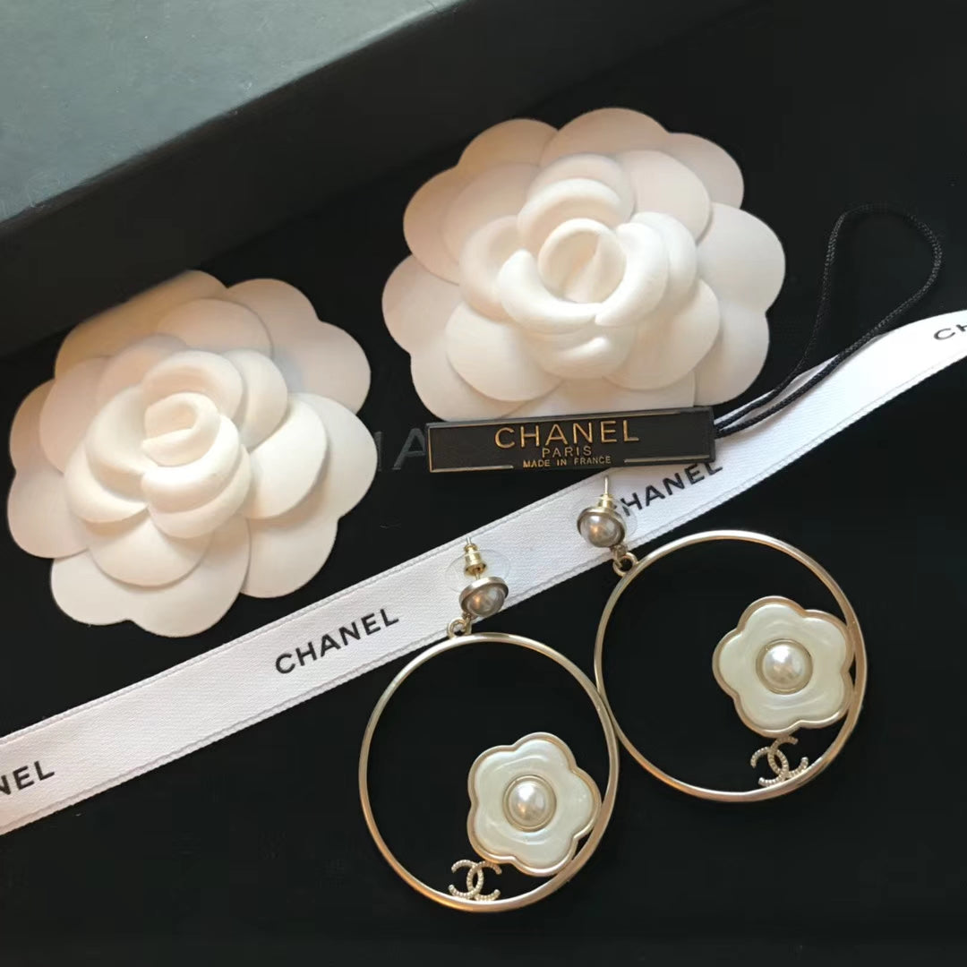 14C47EDE Stylish Earrings