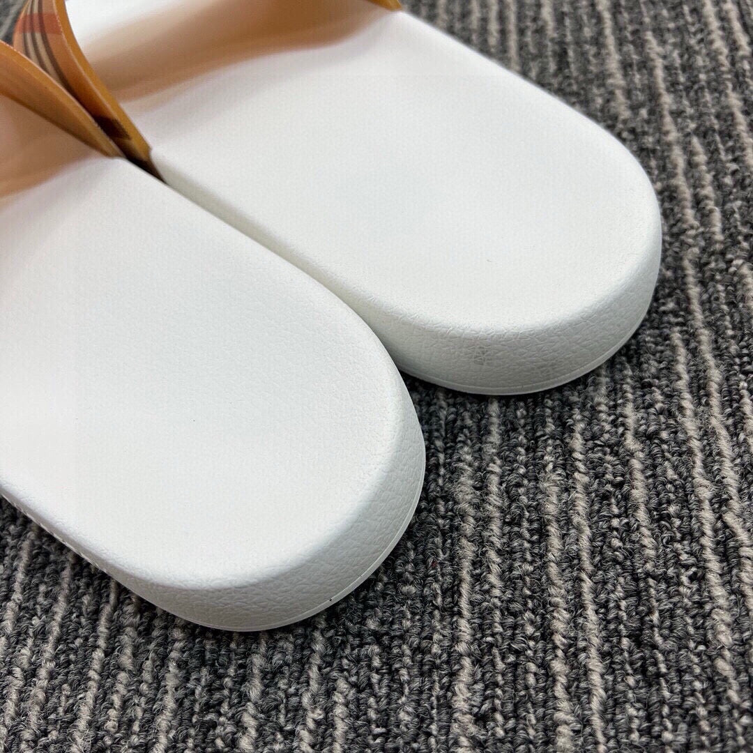 535ZR260ZDE Stylish Slippers