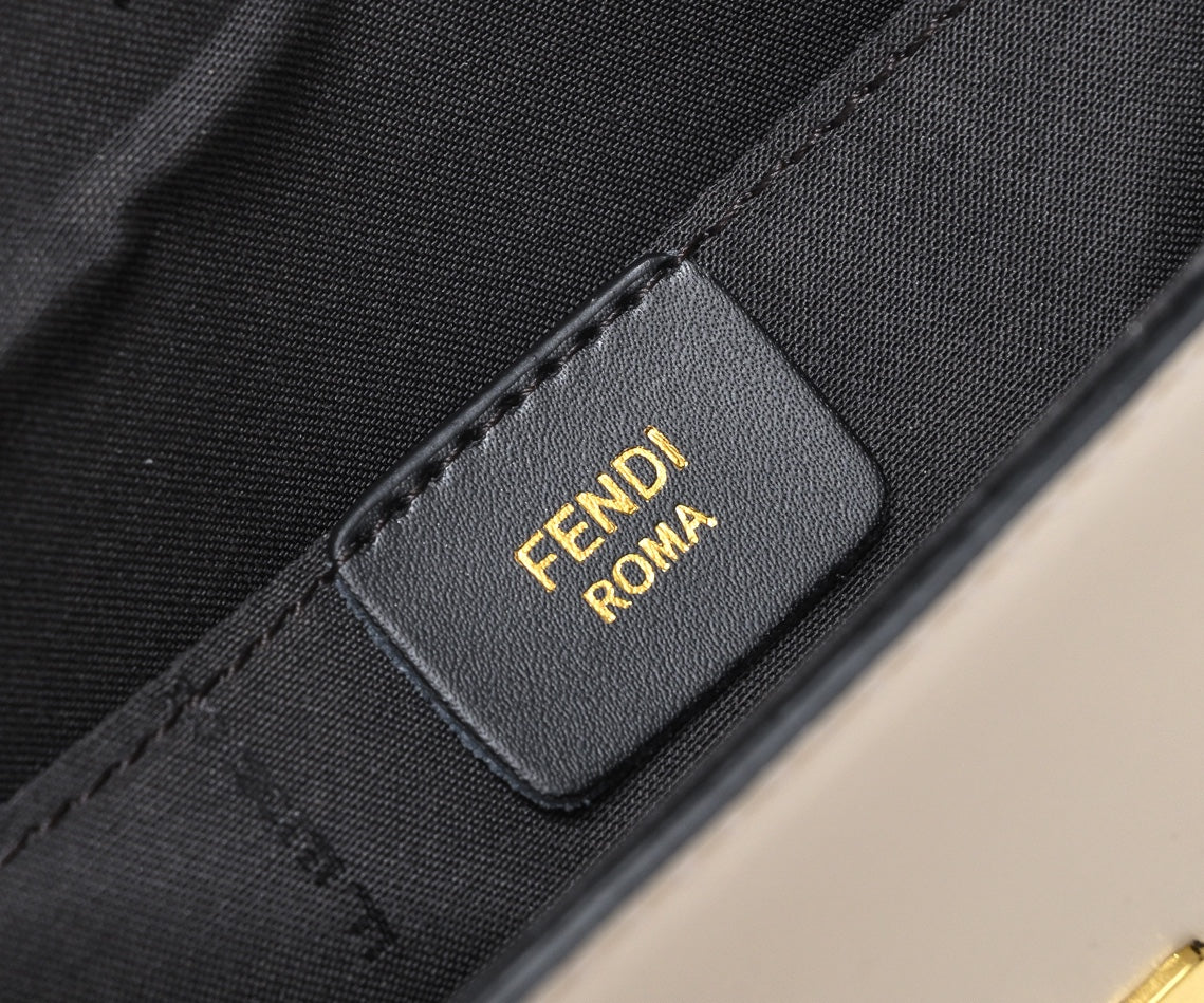 2XF301BDE Stylish leather bag 