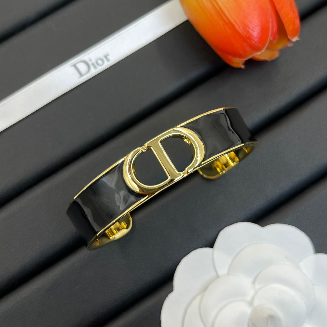 14D671KDE Stylish Bracelets