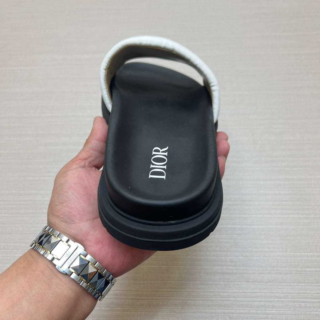 54D167ZDE Stylish leather slippers