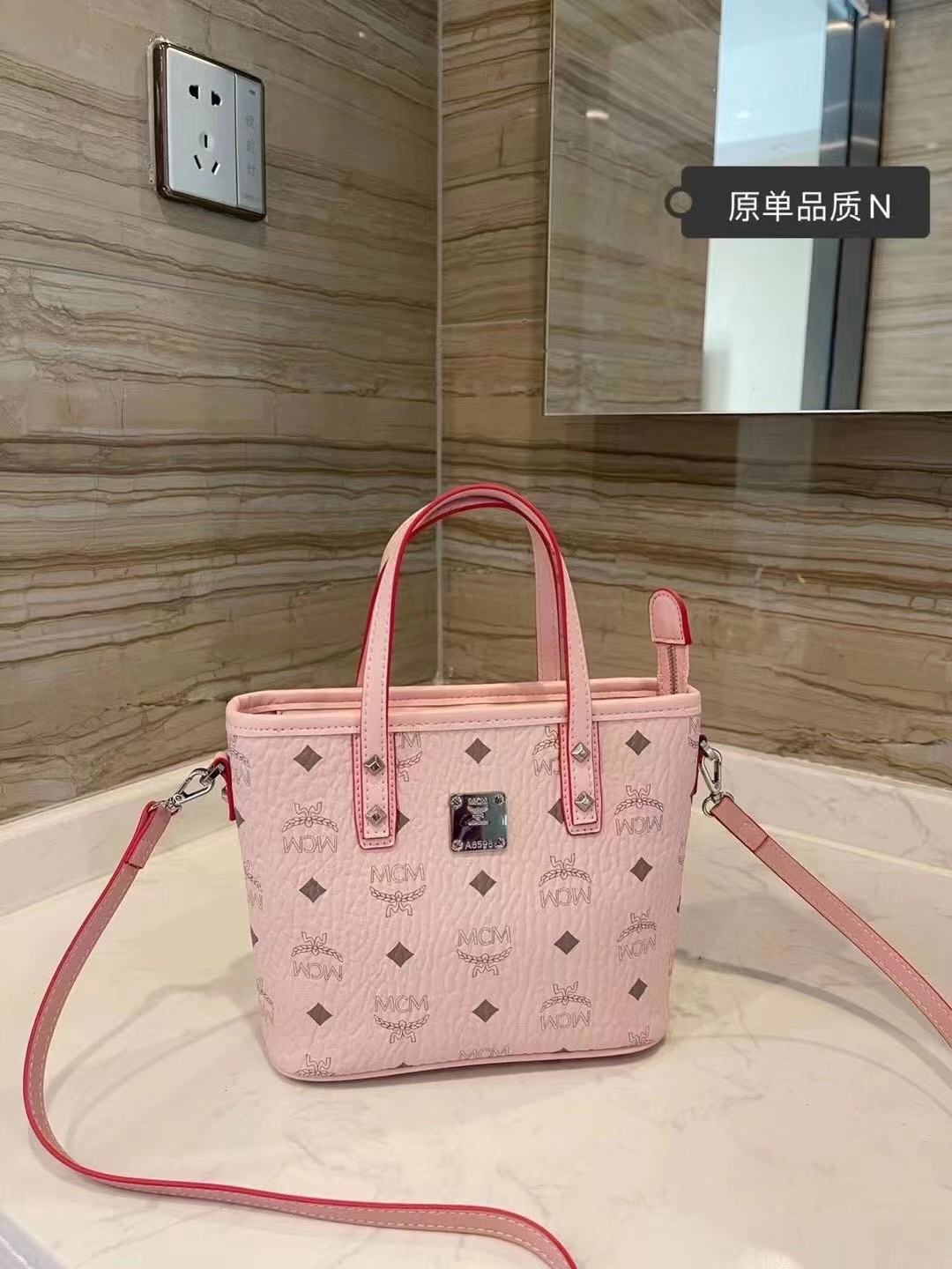 2XM333BDE Stylish leather bag 