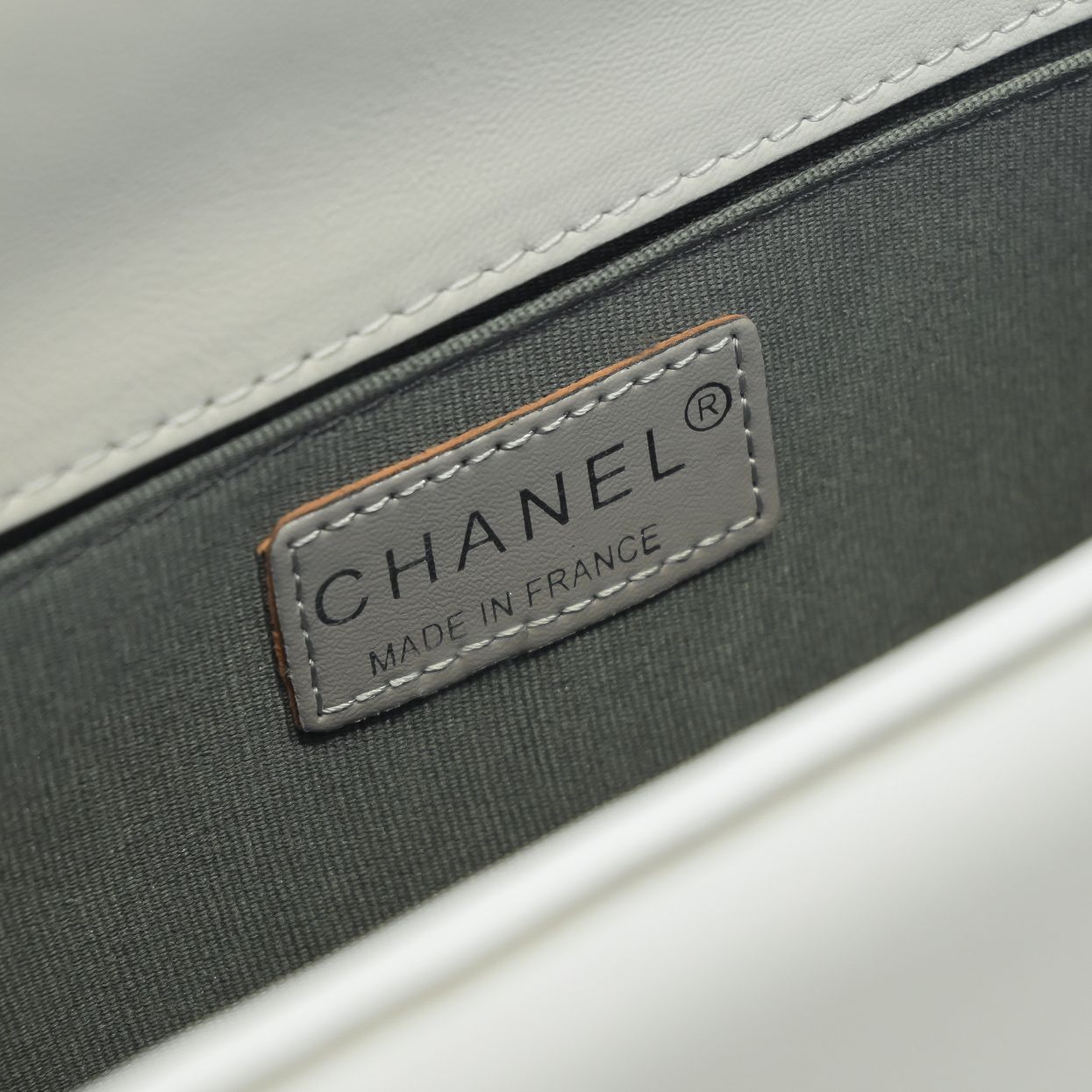 1XC413BDE Stylish leather bag