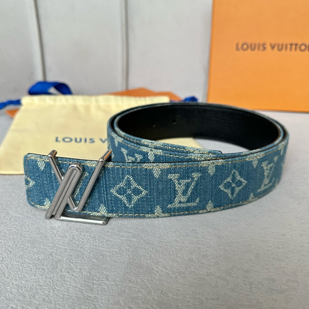 14E4PDE Stylish  High quality belt With full package