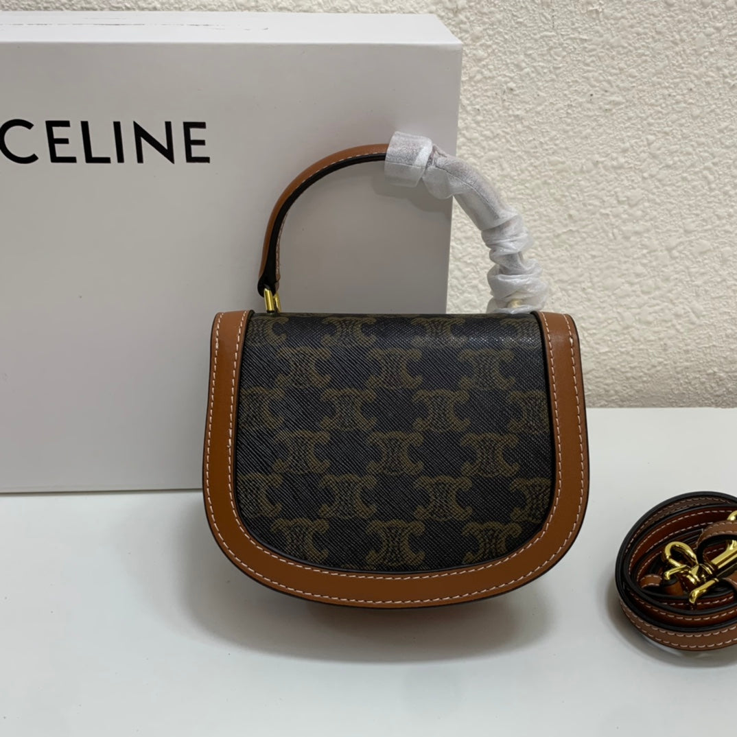 1XCL40BDE Stylish leather bag 