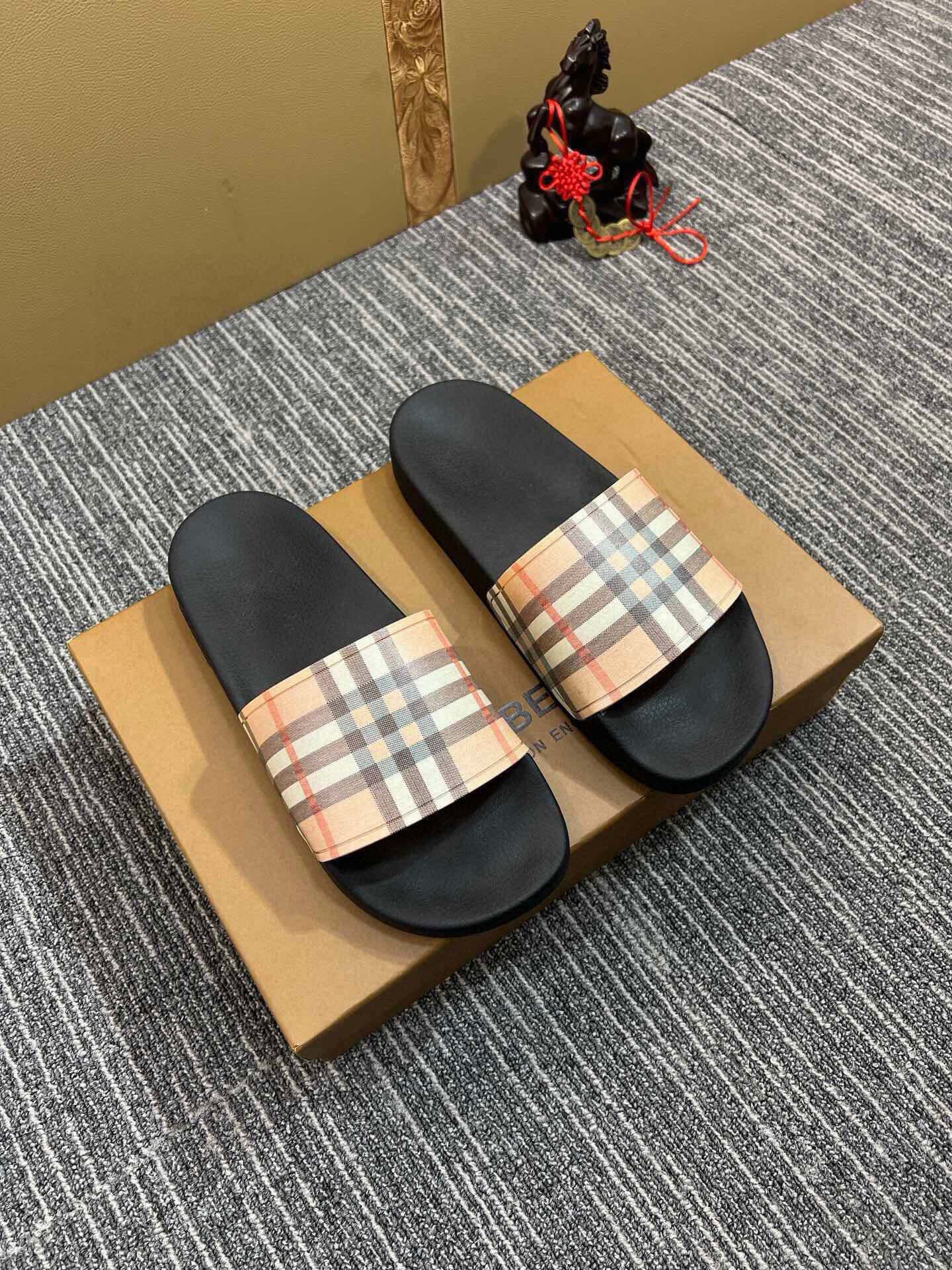 535ZR257ZDE Stylish Slippers