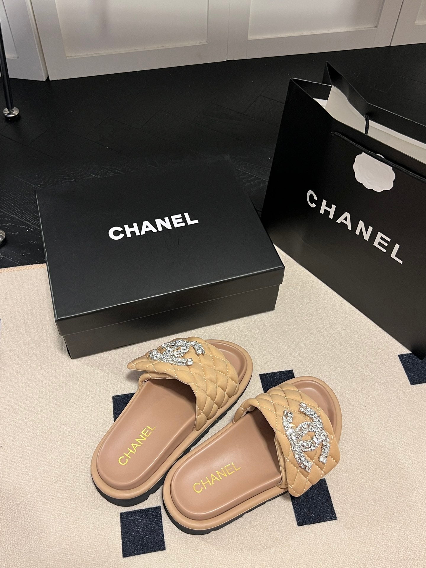 14C93ZDE Stylish Slippers