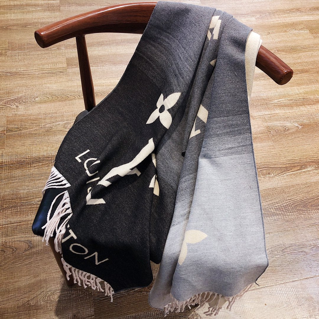 175RE47WDE Stylish Winter Scarves