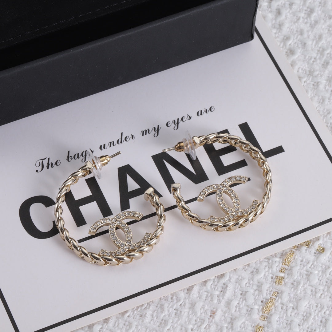 14C435EDE Stylish Earrings