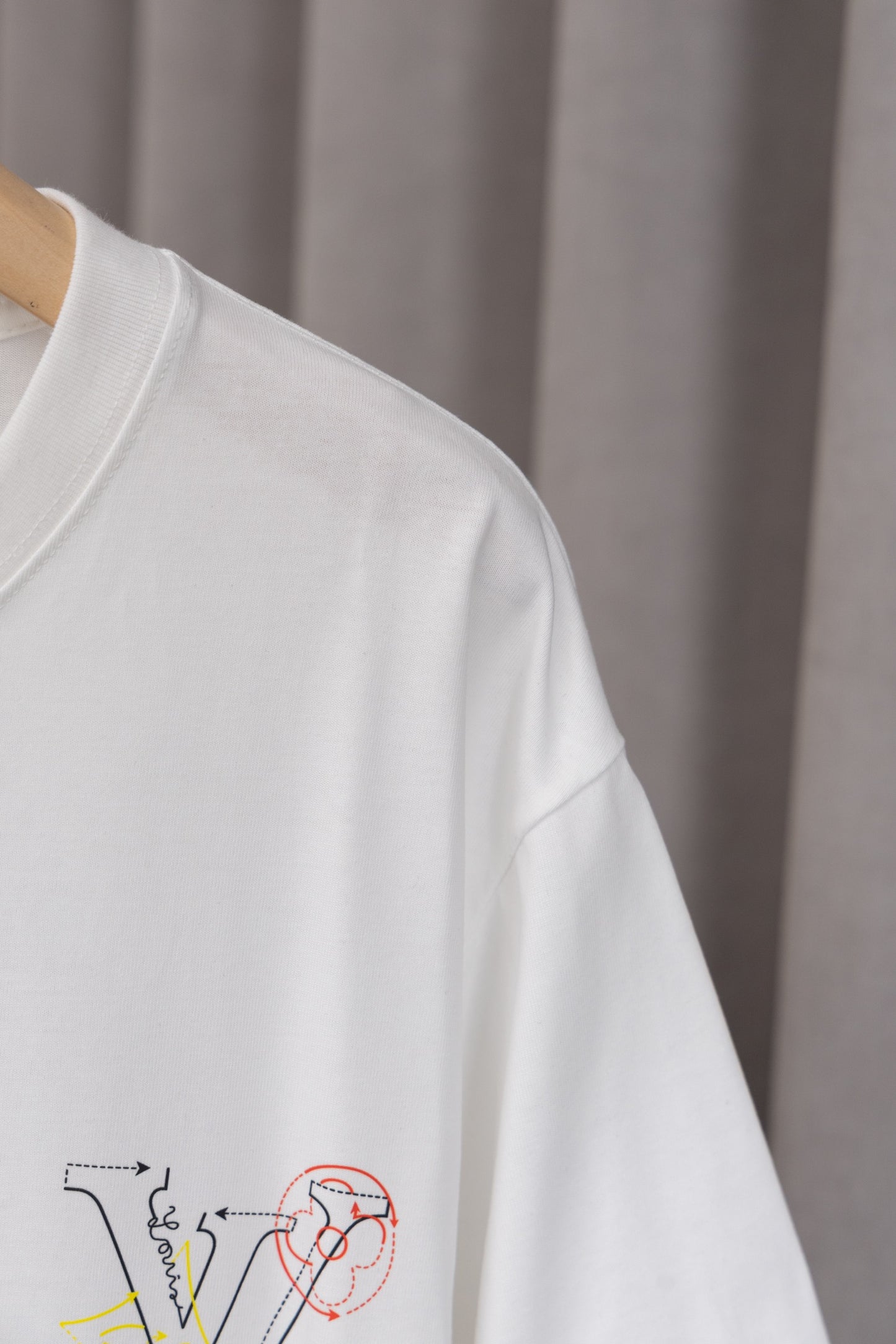 1ZE561UDE Stylish T-shirts