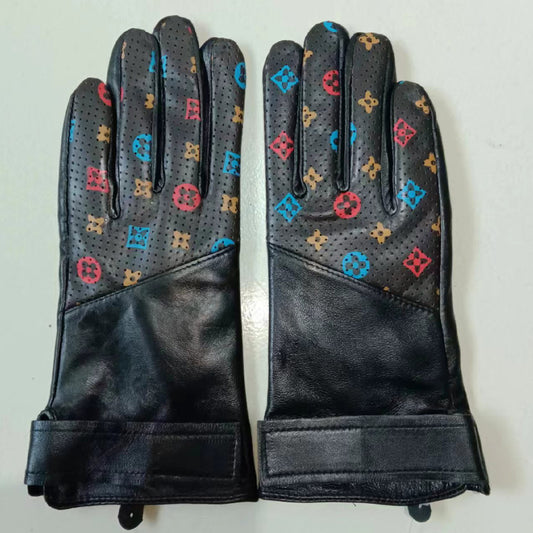 24E90SDE Stylish gloves