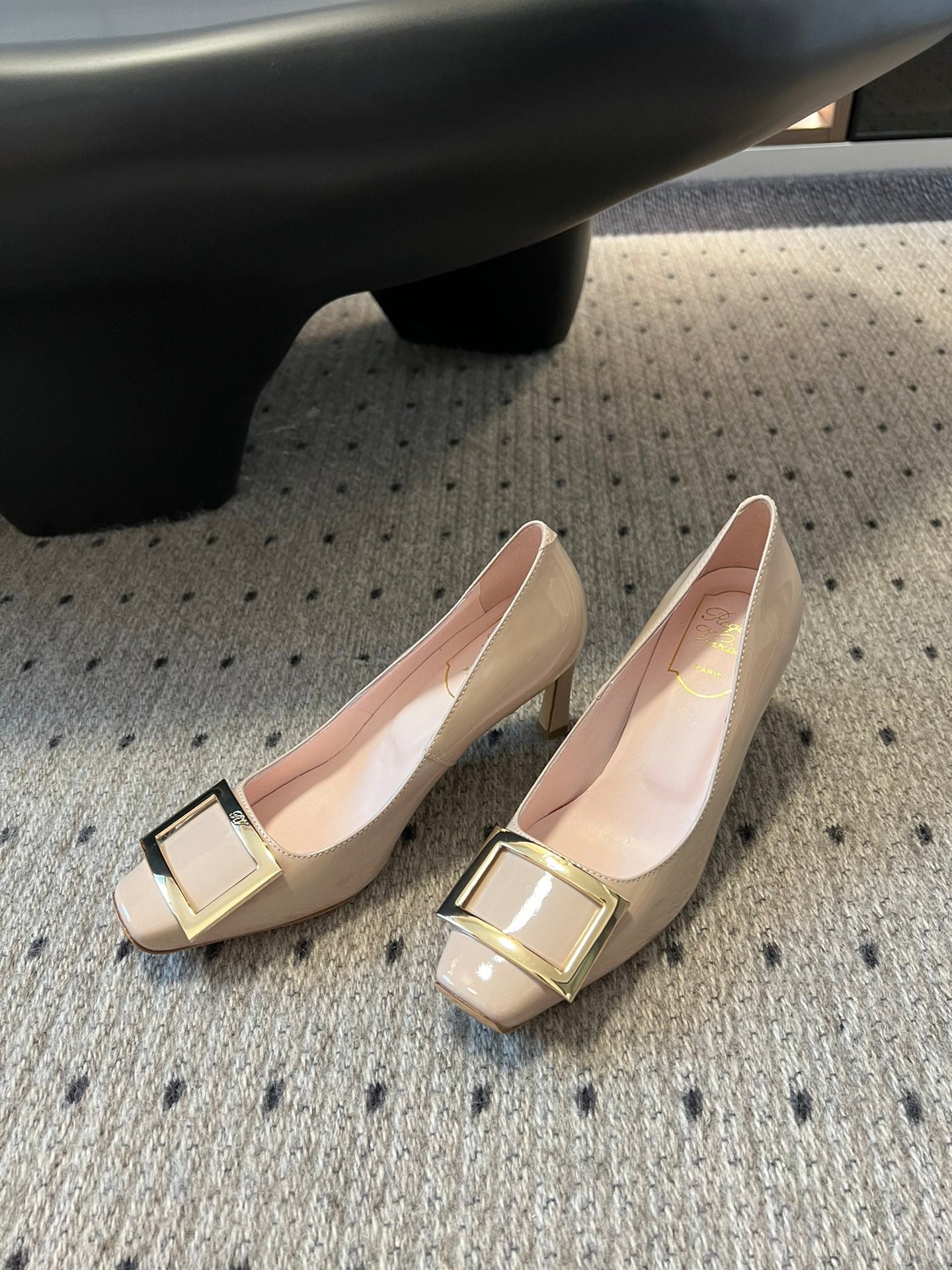 1ZA250ZDE Stylish High heels