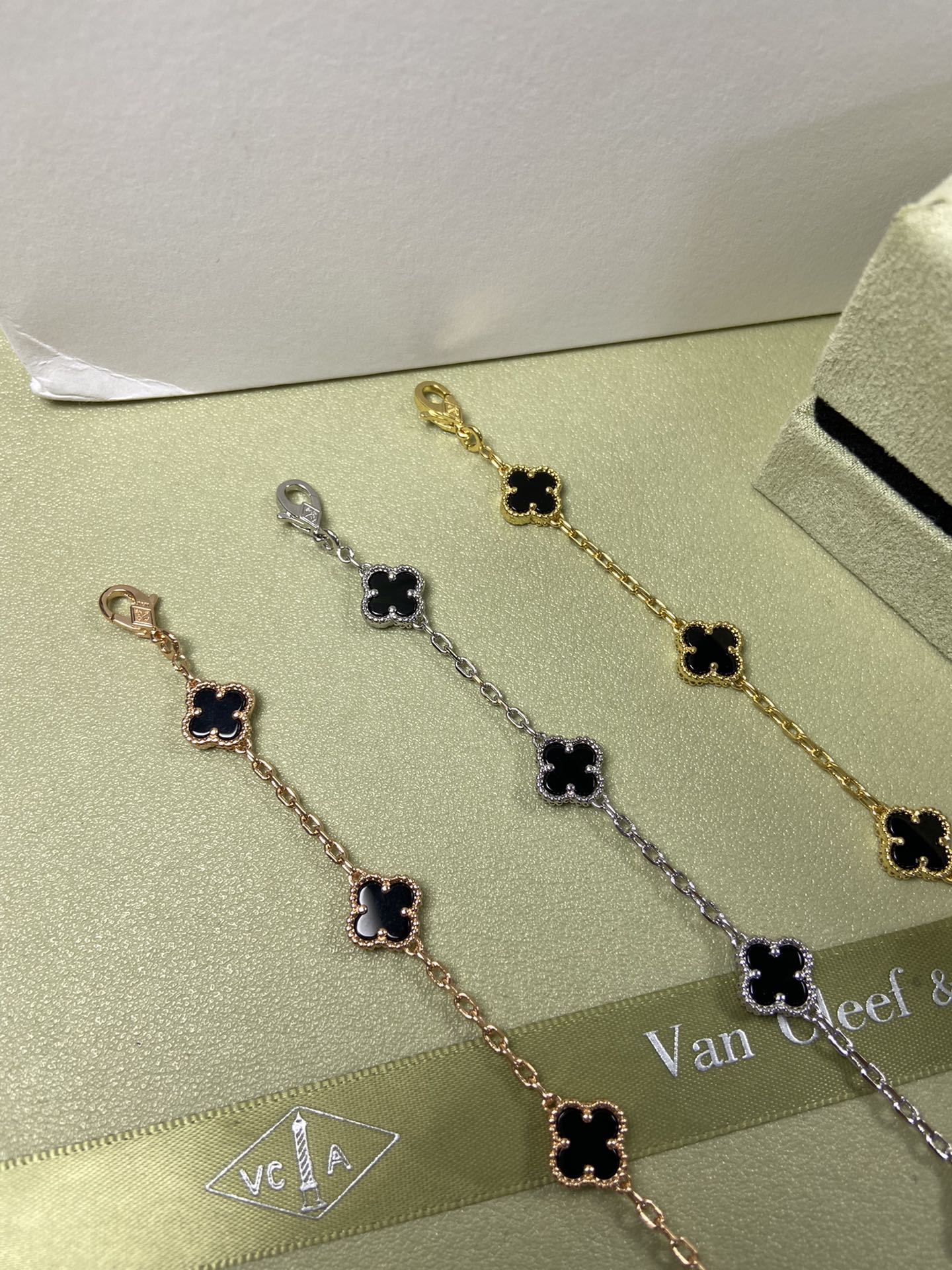 5XVA183KDE Stylishbracelets 6 flowers mini size 0.9cm flower