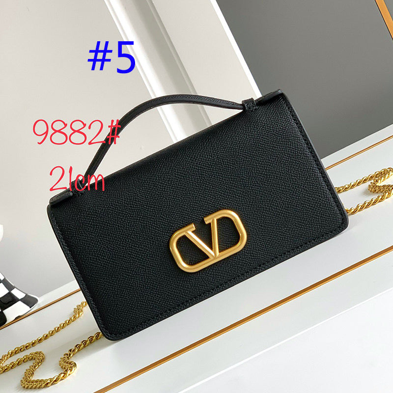 1XVL272BDE Stylish leather bag 