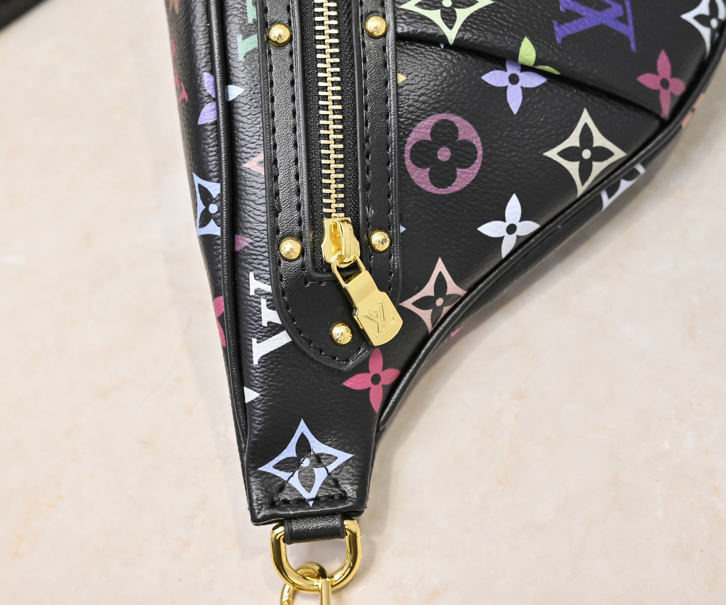 2WE10BDE Stylish leather bag