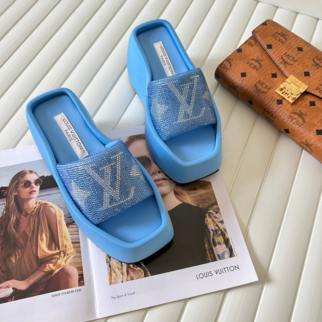 14E90ZDE Stylish Slippers