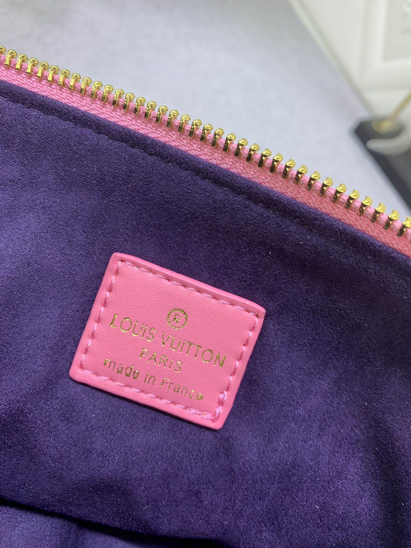 2XE39BDE Stylish leather bag 