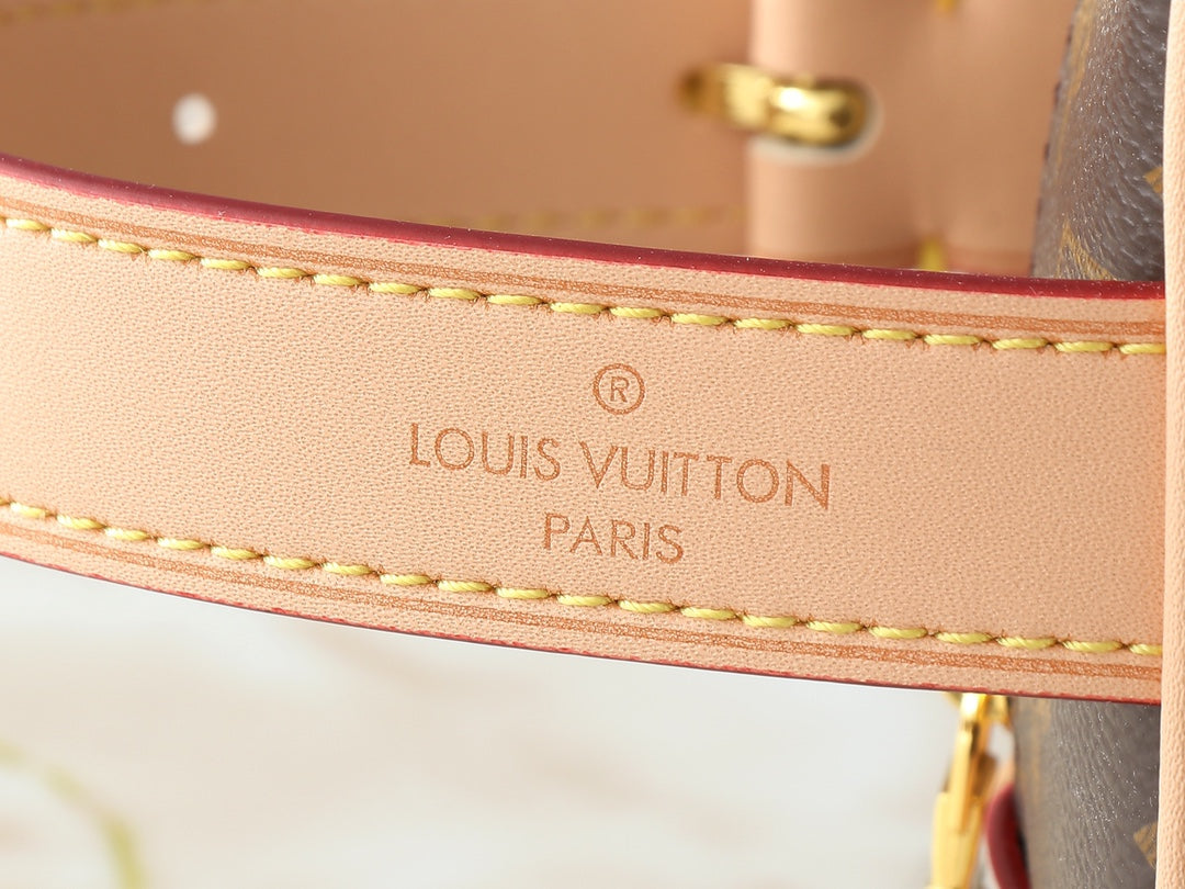 15RE69BDE Stylish leather bag