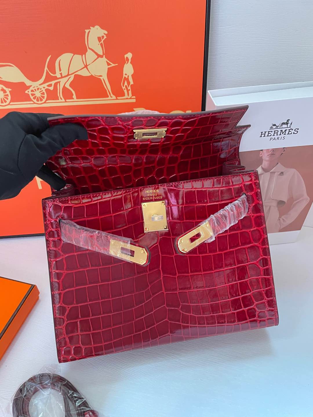 2WH28BDE Stylish leather bag