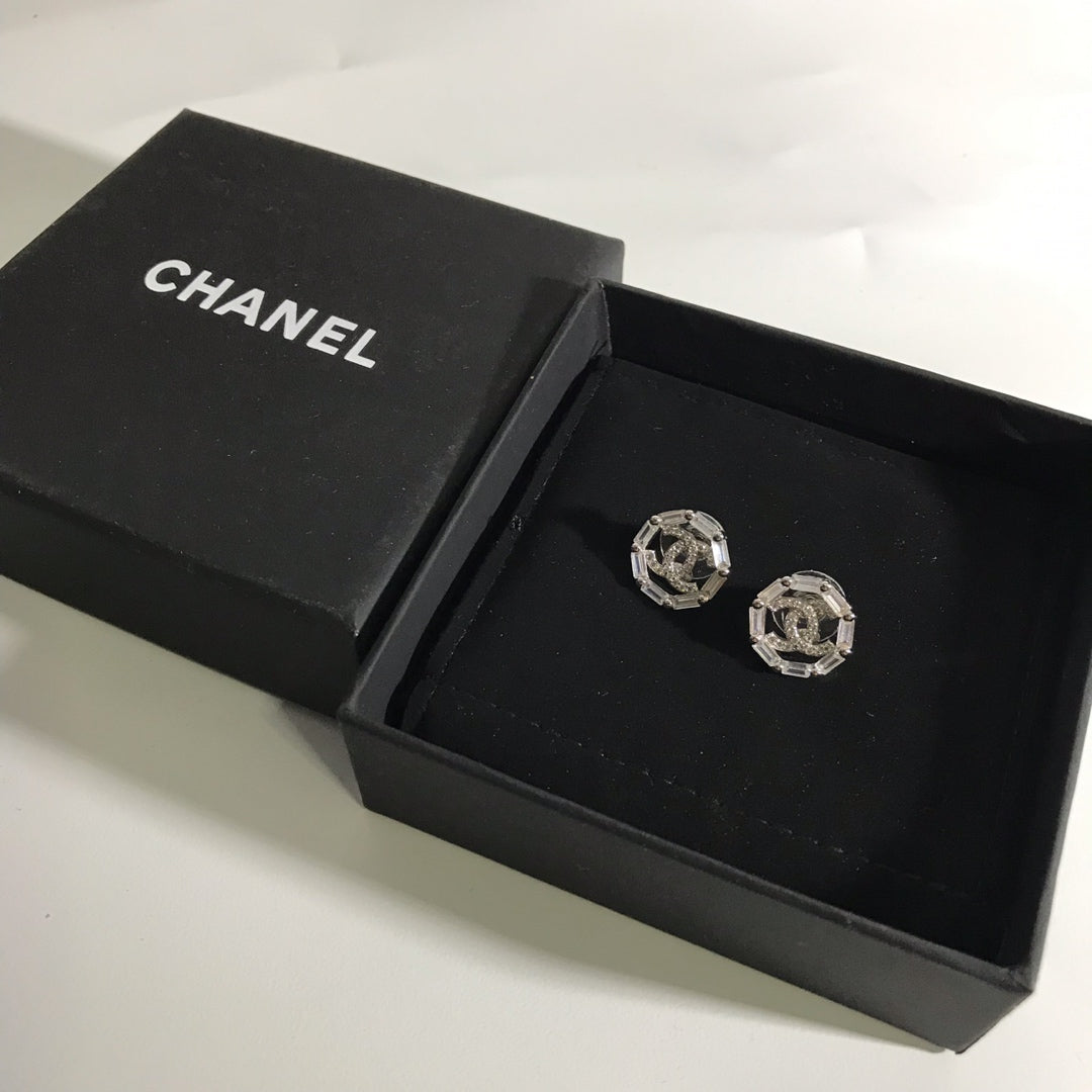 14C793EDE Stylish Earrings