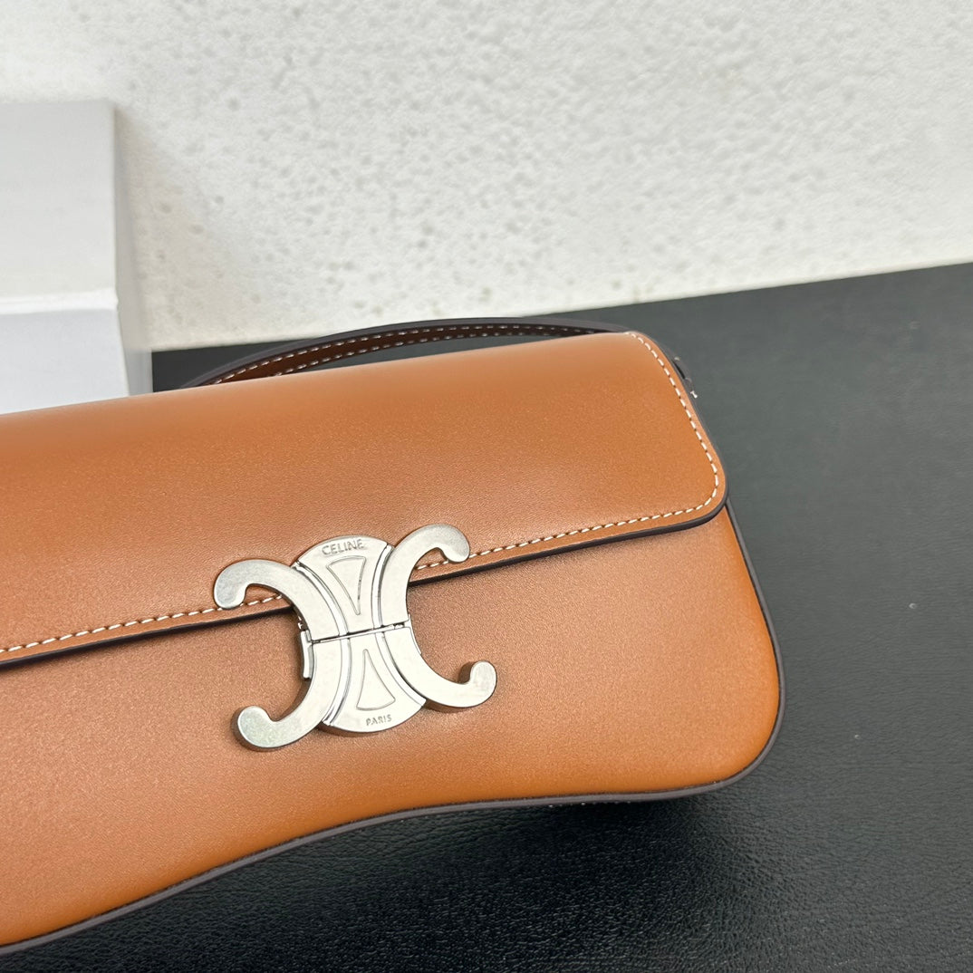 1XE271BDE Stylish leather bag 