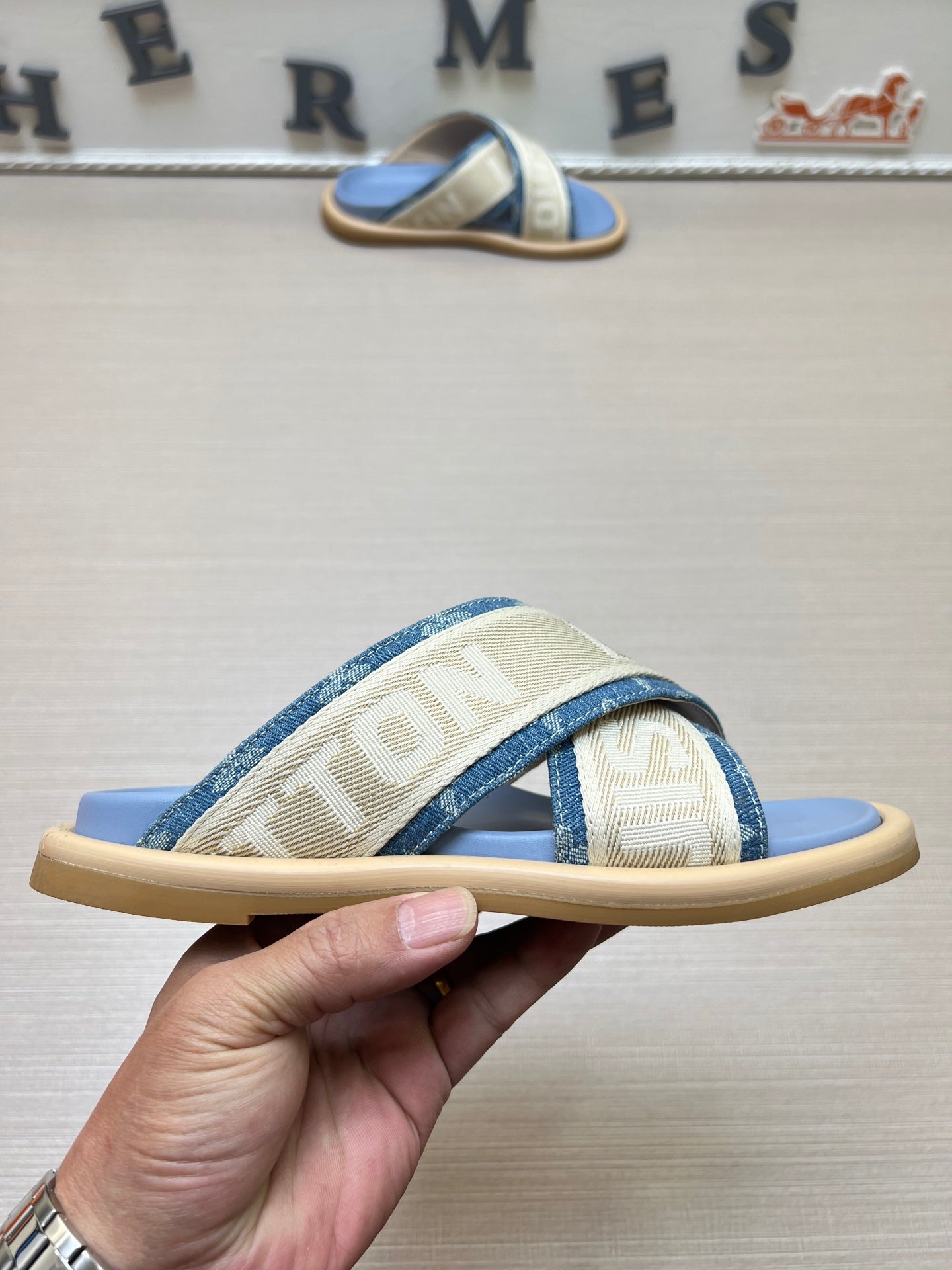 535ZE272ZDE Stylish Slippers