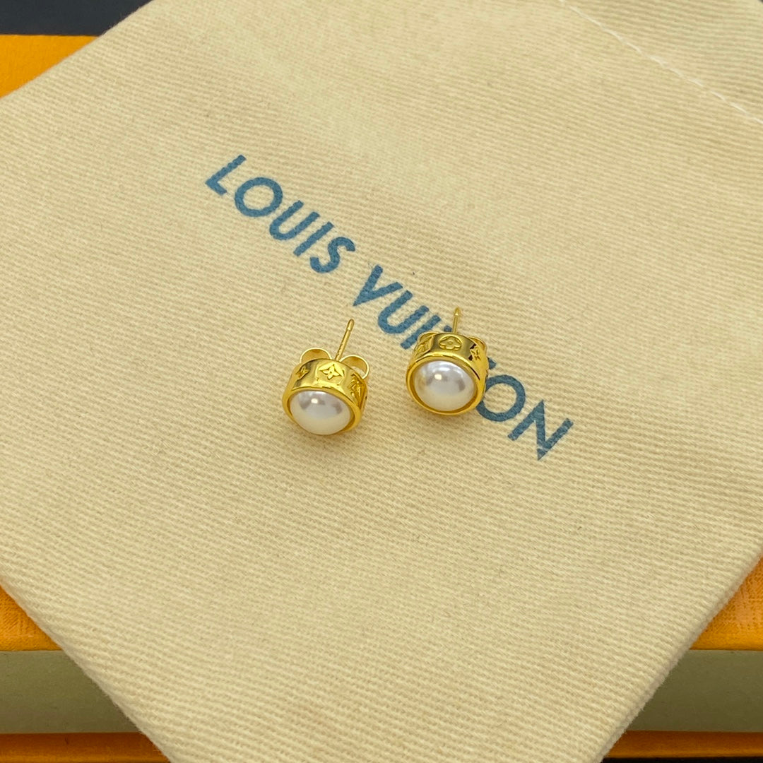 14E1022EDE Stylish  Earrings