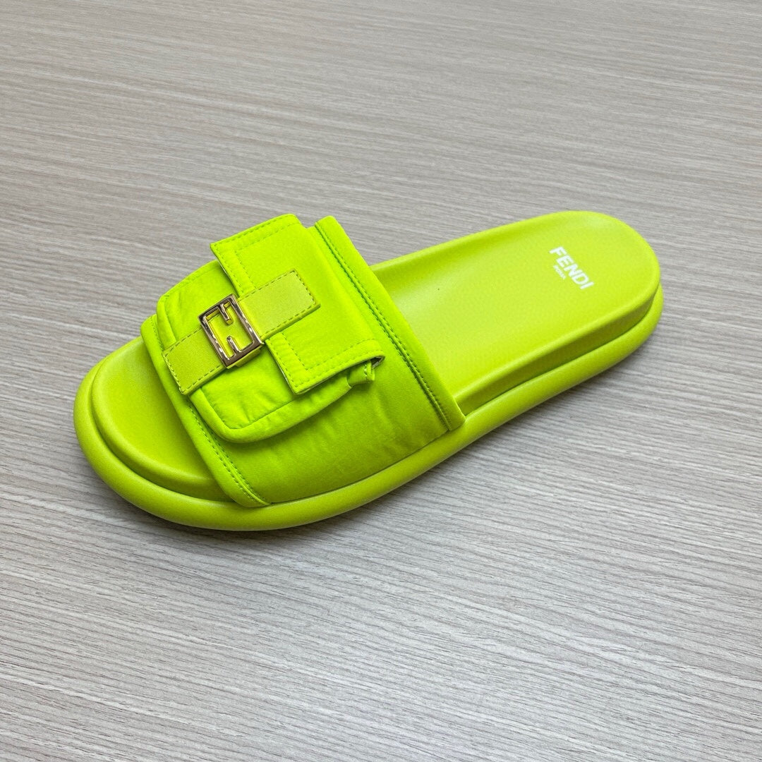 54F125ZDE Stylish slippers