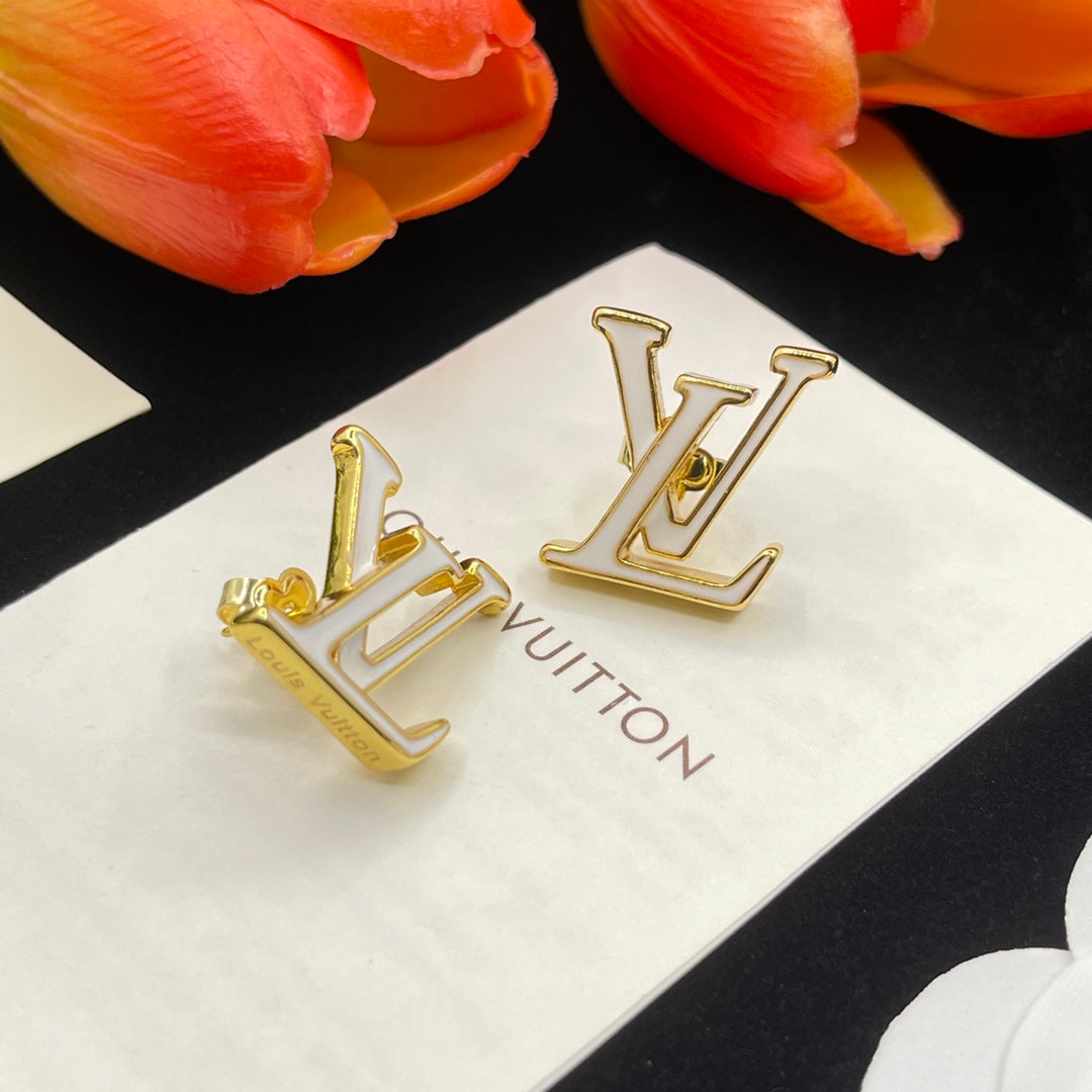 1NE241EDE Stylish Earrings