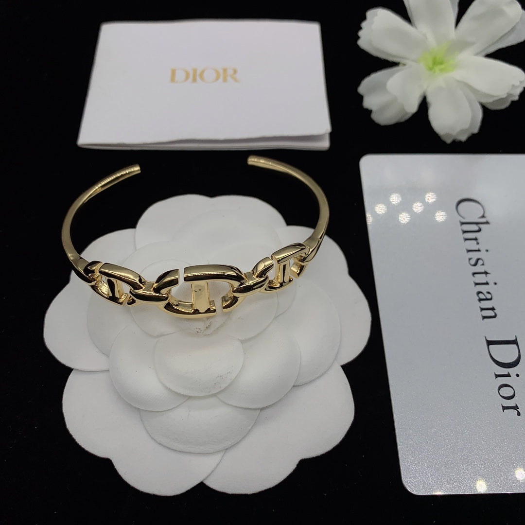 1YD465KDE Stylish Bracelets