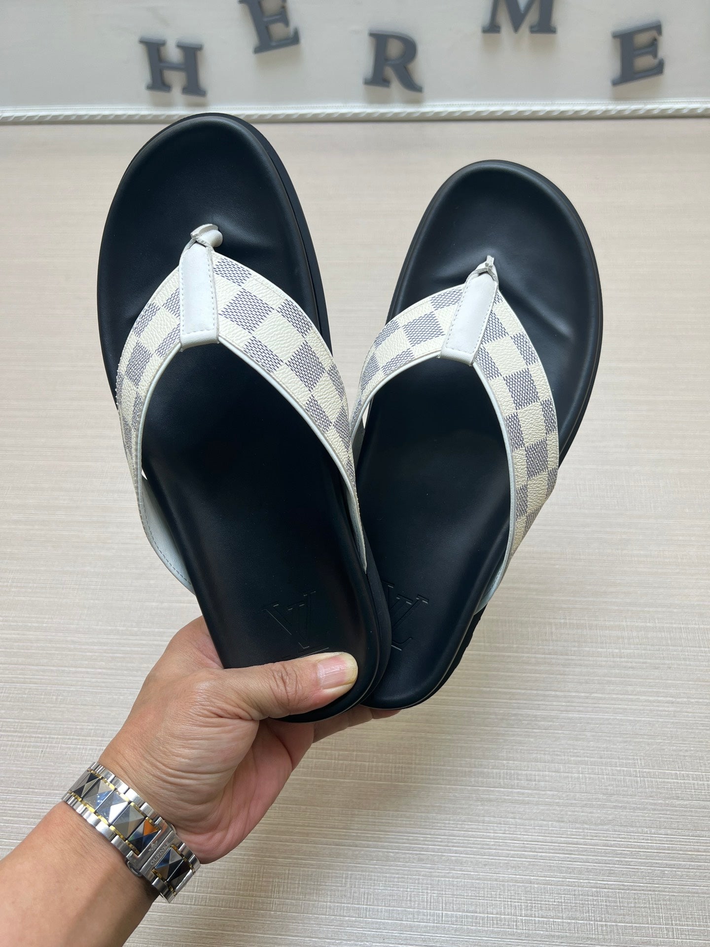 54E61ZDE Stylish slippers
