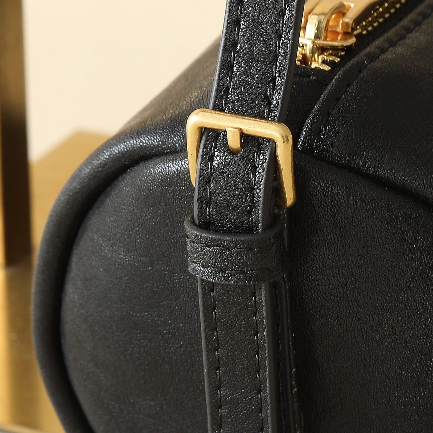 1XA63BDE Stylish leather bag