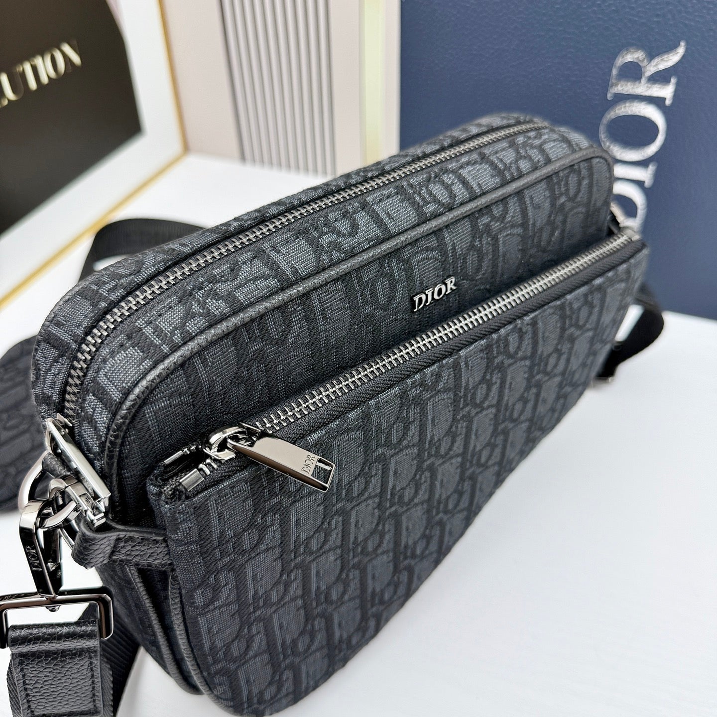15RD66BDE Stylish bag