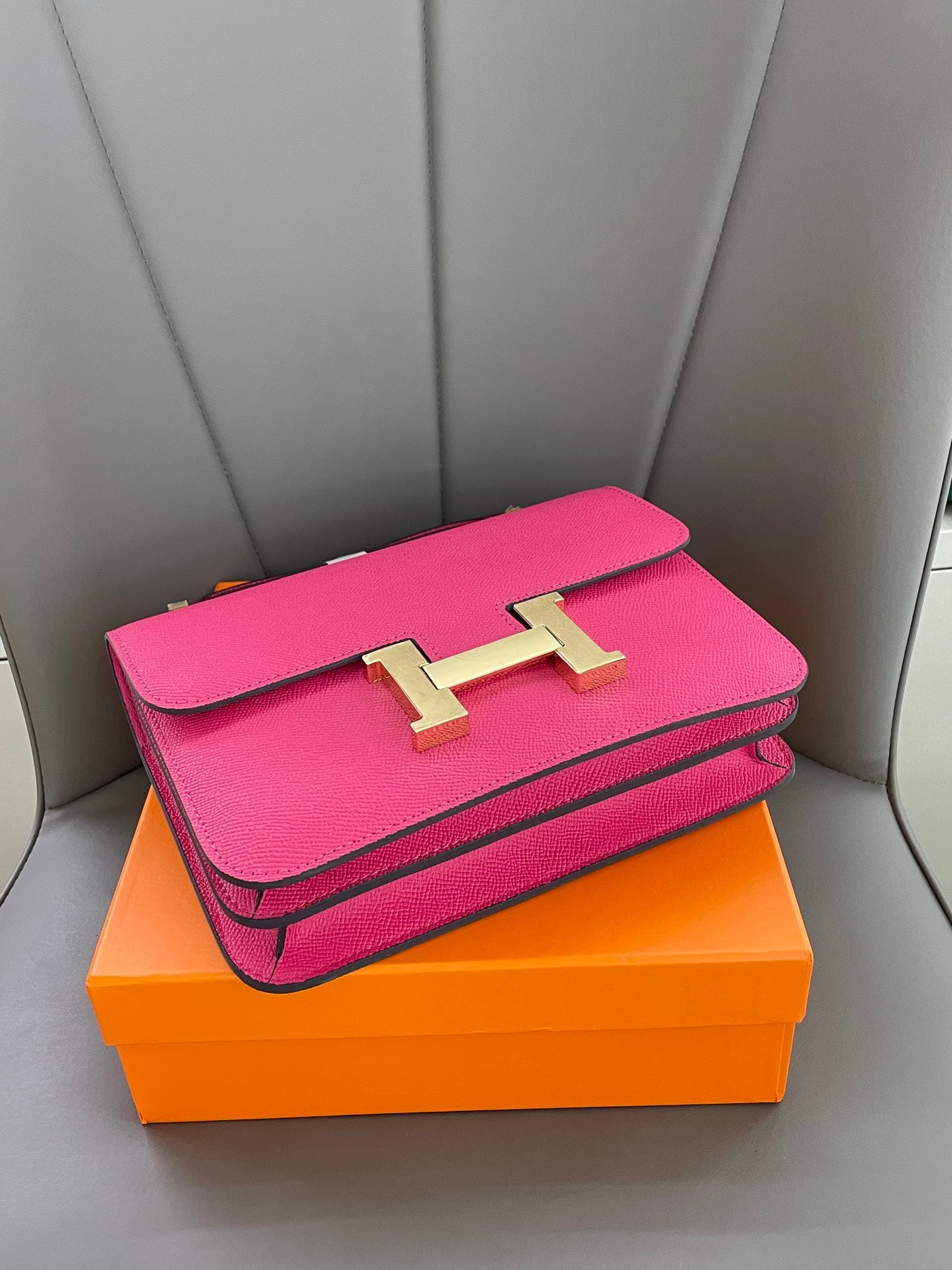 155NH63BDE Stylish leather bag