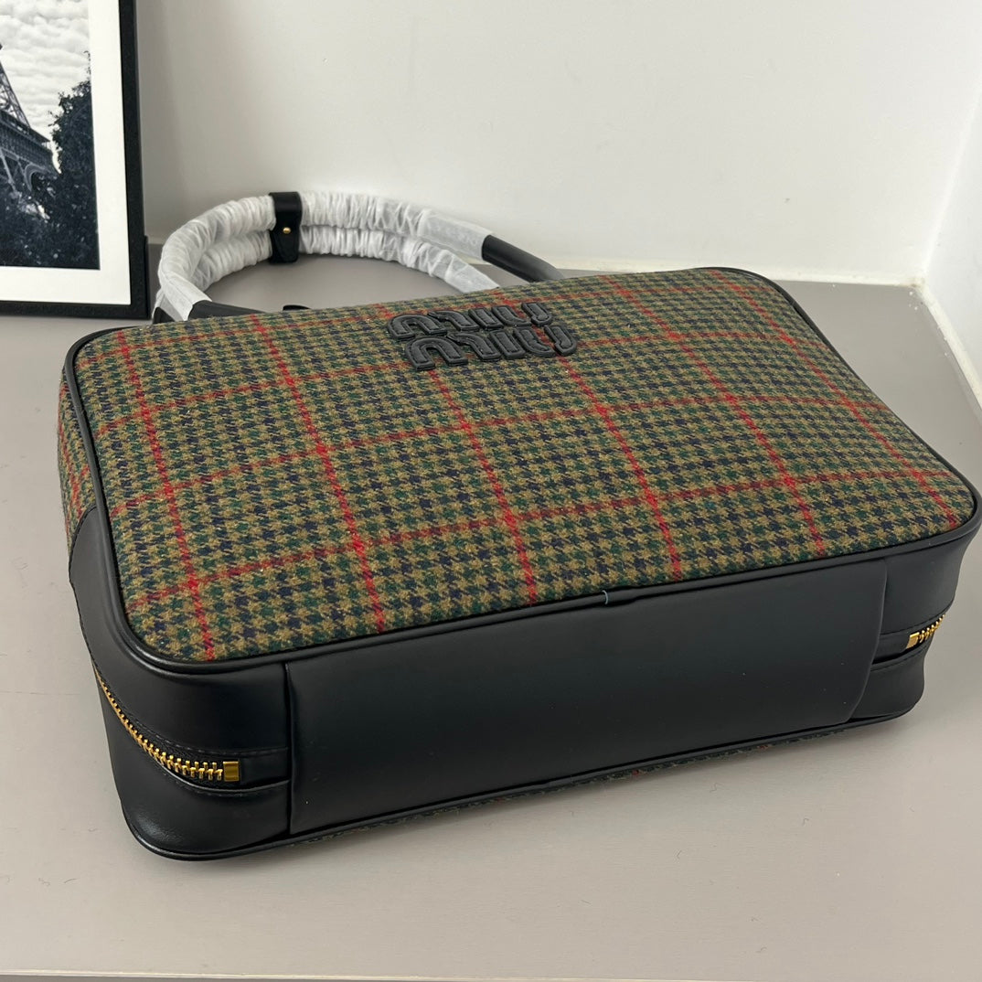 15RA46BDE Stylish  bag