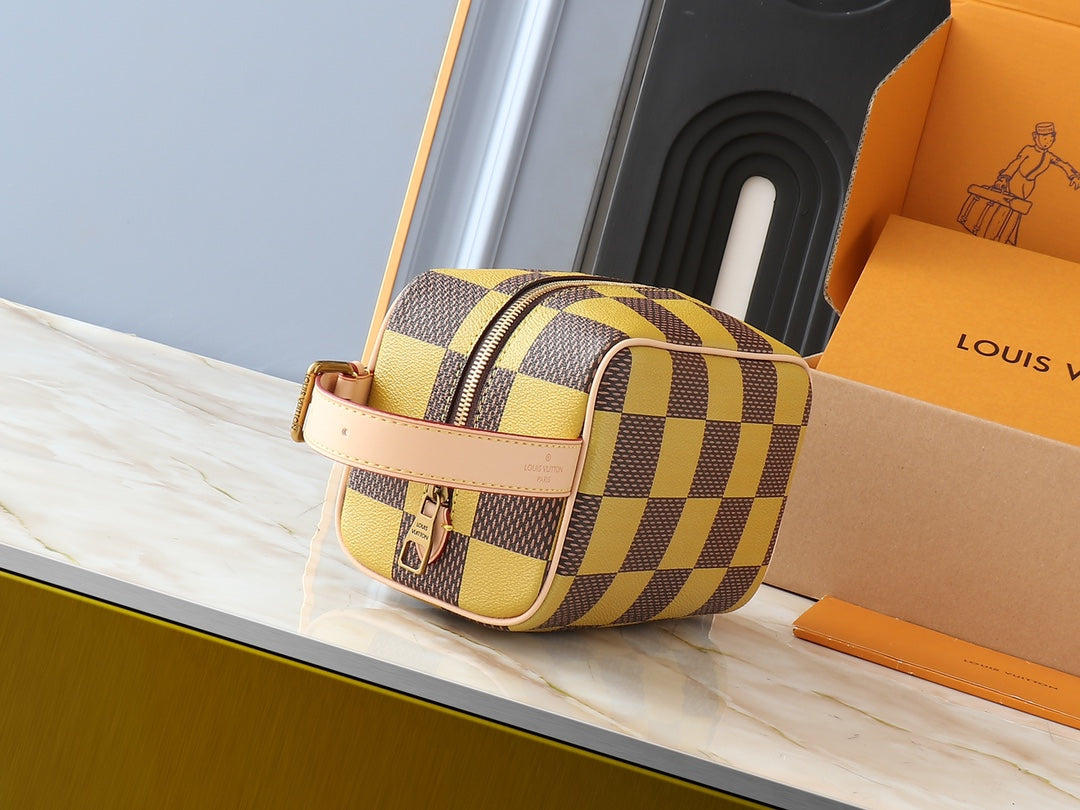 15RE69BDE Stylish leather bag