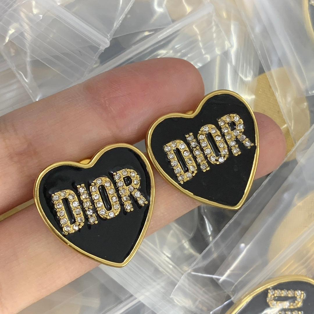 84D31EDE Stylish Earrings