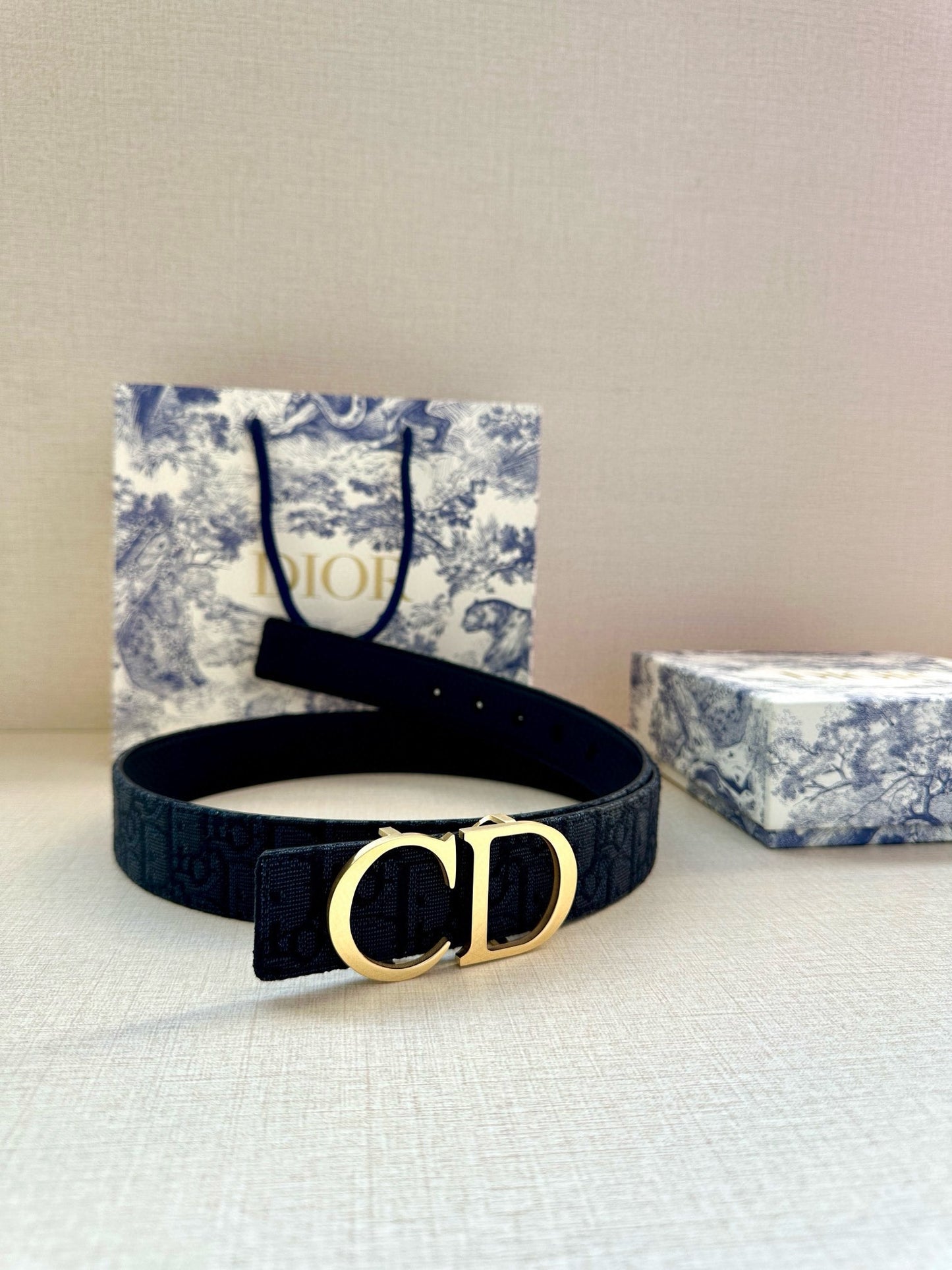 155RD206PDE Stylish  High quality belt With full package