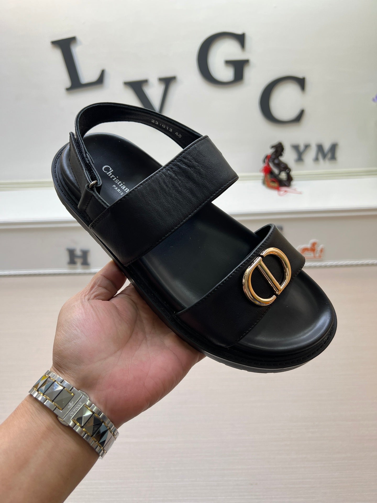 54D115ZDE Stylish slippers