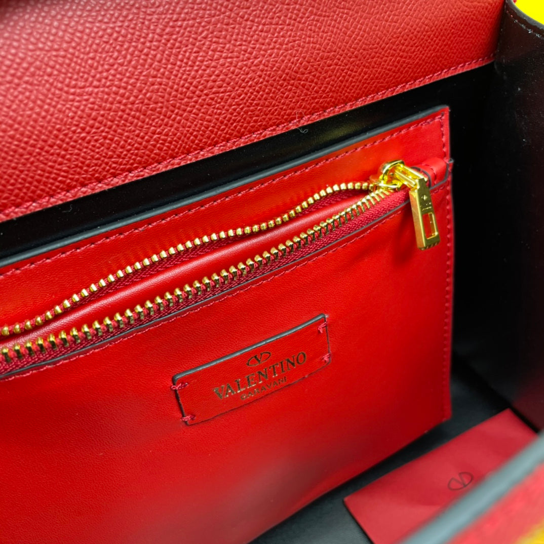 1XVL30BDE Stylish leather bag 