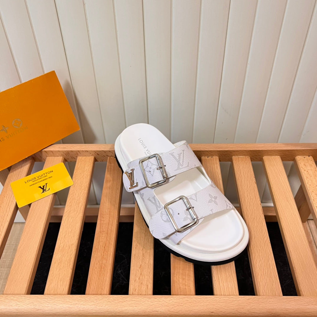 14E208ZDE Stylish Slippers