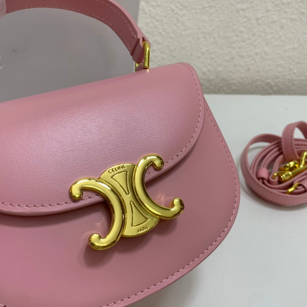 1XCL40BDE Stylish leather bag 