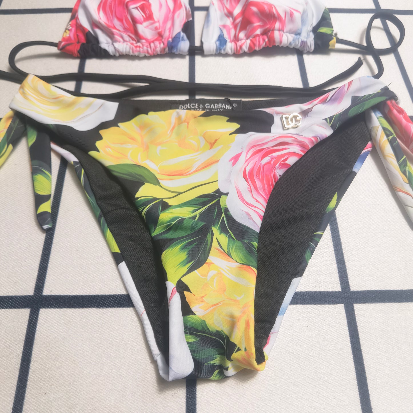 145ZA365YDE Stylish Bikini swimsuit