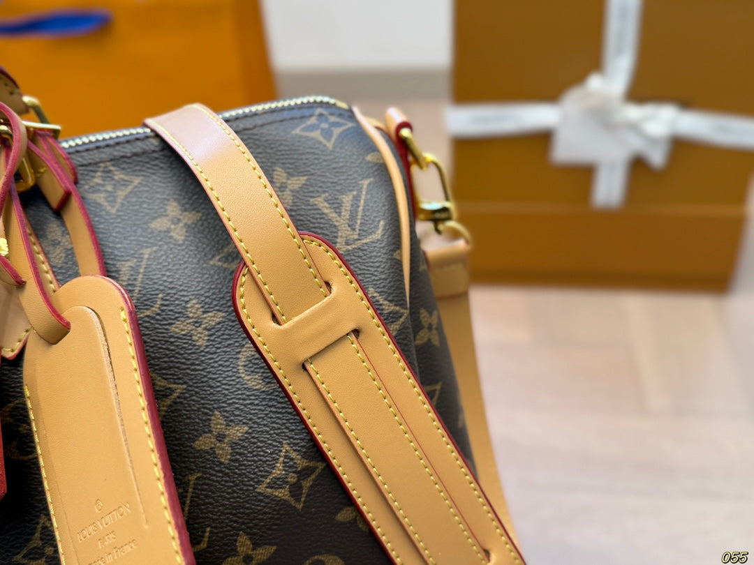6EX14BDE Stylish leather bag