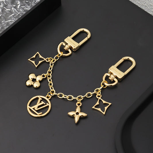 14E15ADE Stylish key closure